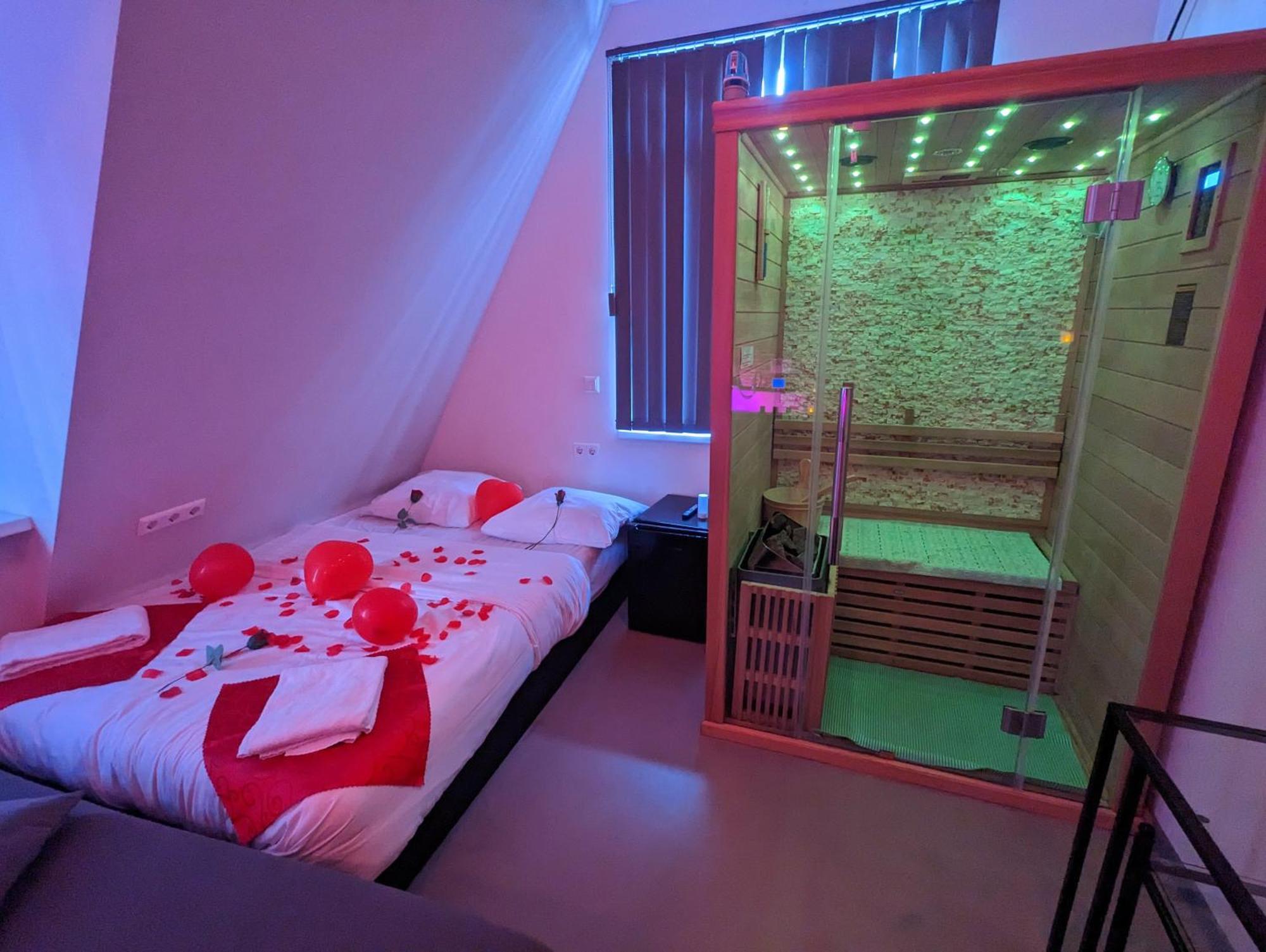 Hotel-Chao Nl 24 Hours Open อูเทรคต์ ภายนอก รูปภาพ