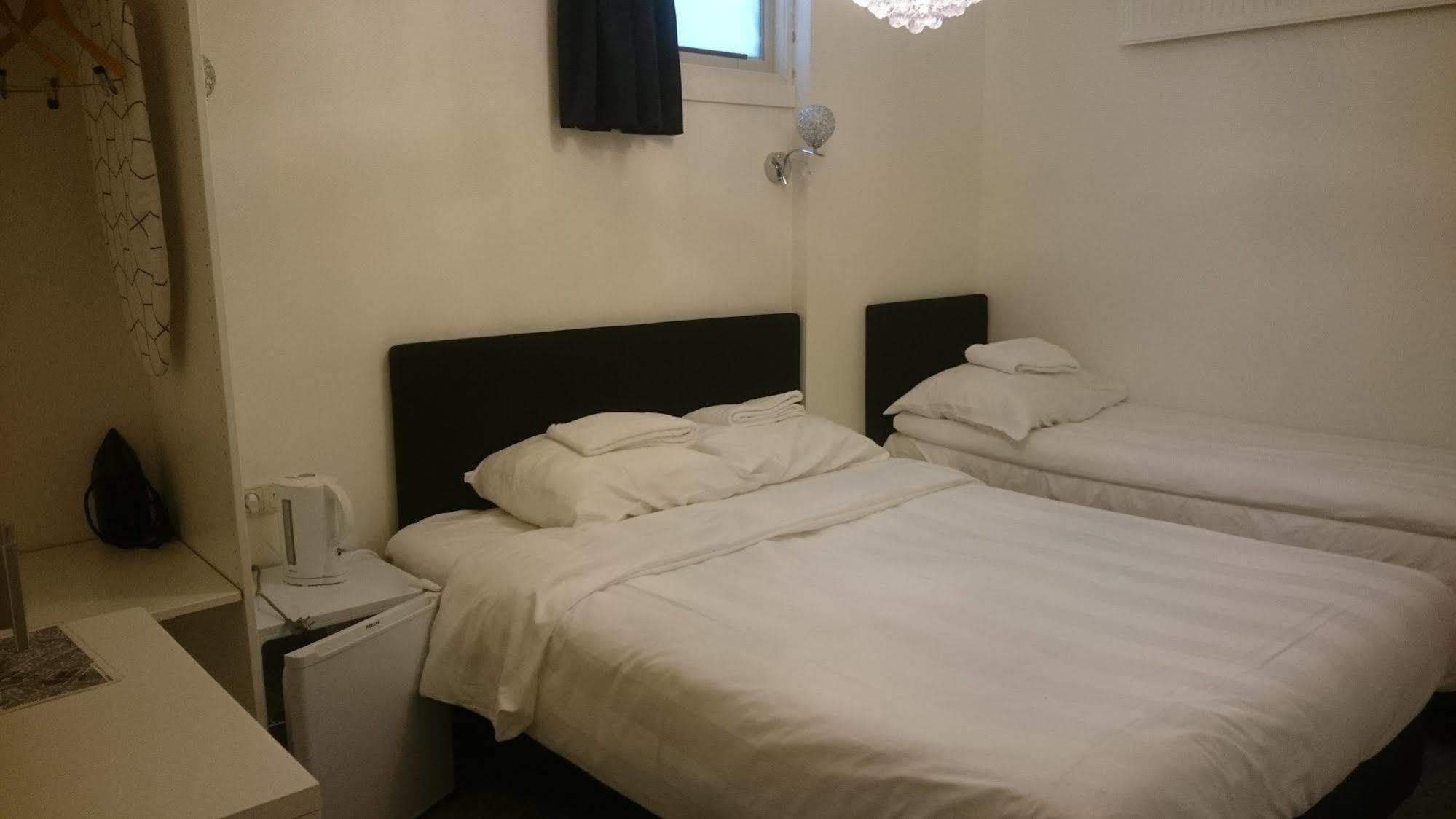Hotel-Chao Nl 24 Hours Open อูเทรคต์ ภายนอก รูปภาพ